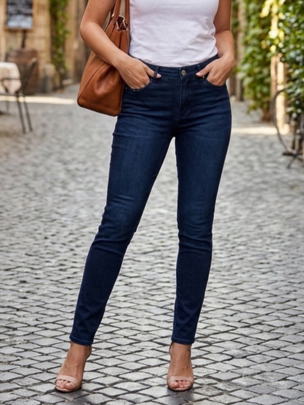 Midnight Blue Fluid Stretch Lightweight Slim Straight Jeans 6 W26 NWT